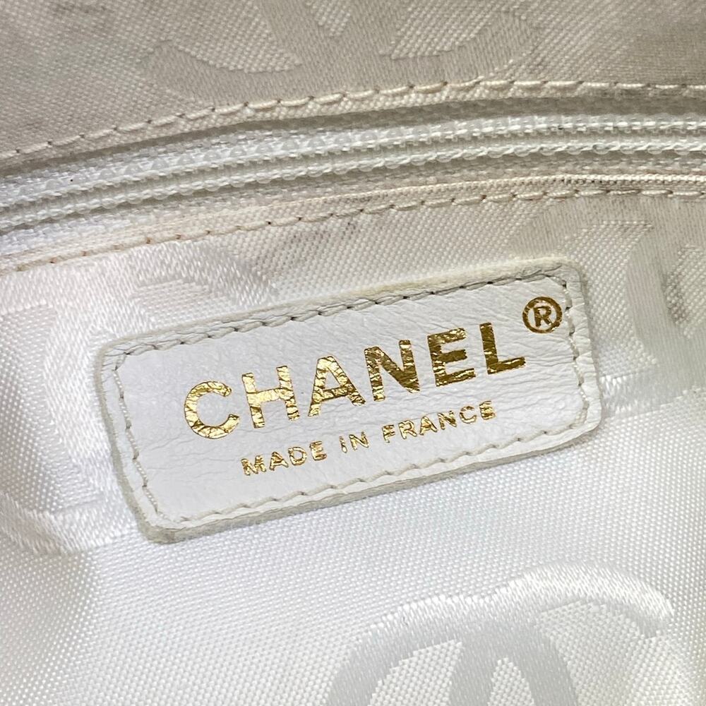 Chanel Handbag - Picture 9 of 15